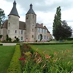 克劳索斯城堡酒店 Saint-Menoux
