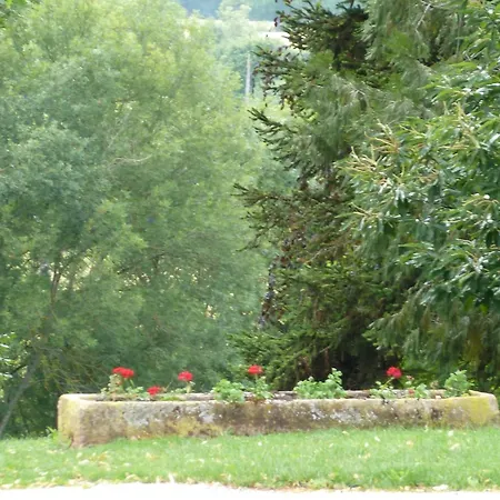 ベッド・アンド・ブレックファスト Chateau De Clusors Saint-Menoux