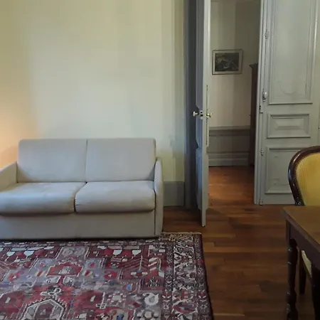 Chateau De Clusors Bed & Breakfast Saint-Menoux