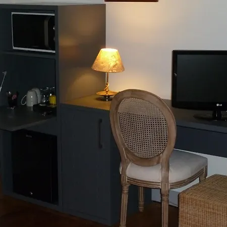 Chateau De Clusors ベッド・アンド・ブレックファスト Saint-Menoux