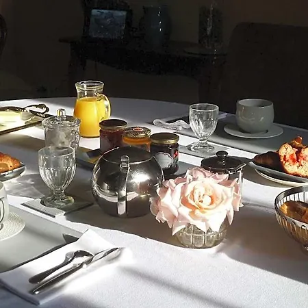 Bed & Breakfast Chateau De Clusors Saint-Menoux