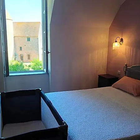 Chateau De Clusors Bed & Breakfast Saint-Menoux