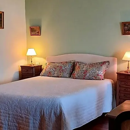 Chateau De Clusors Bed & Breakfast 3*