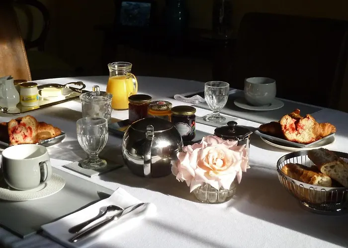 Chateau De Clusors Bed & Breakfast