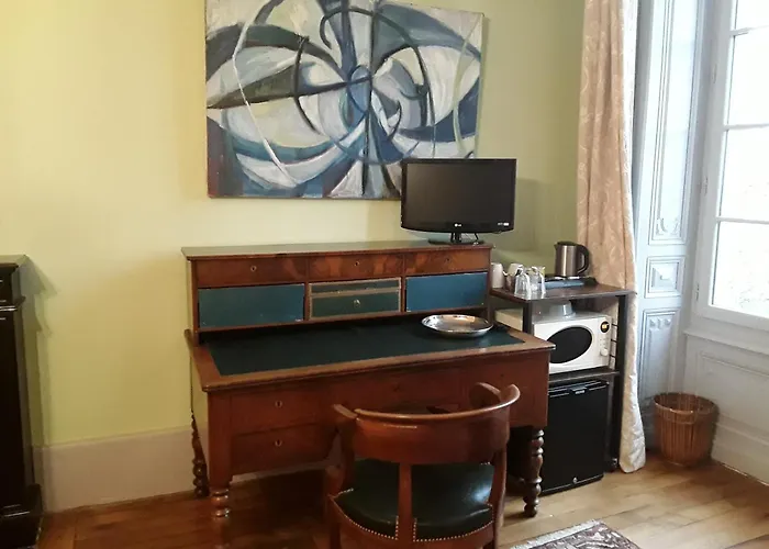 Chateau De Clusors 3*